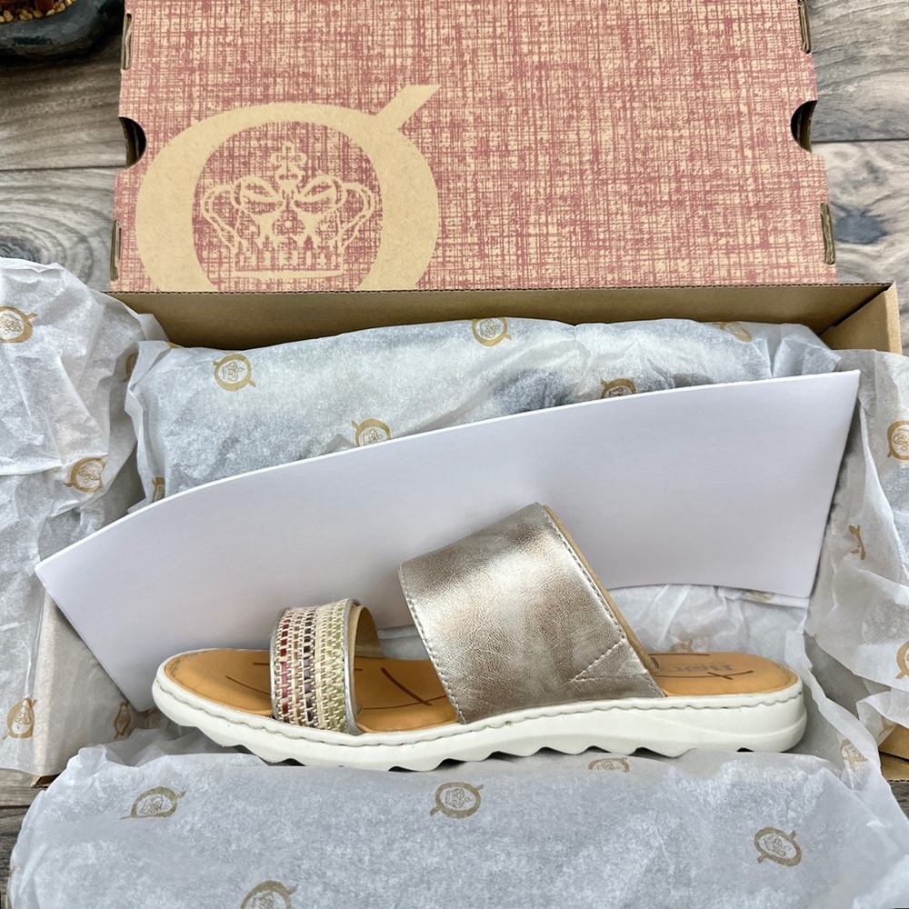NIB Born Shore Slide Sandal Light Gold Leather Fabric Combo - Picture 10 of 12